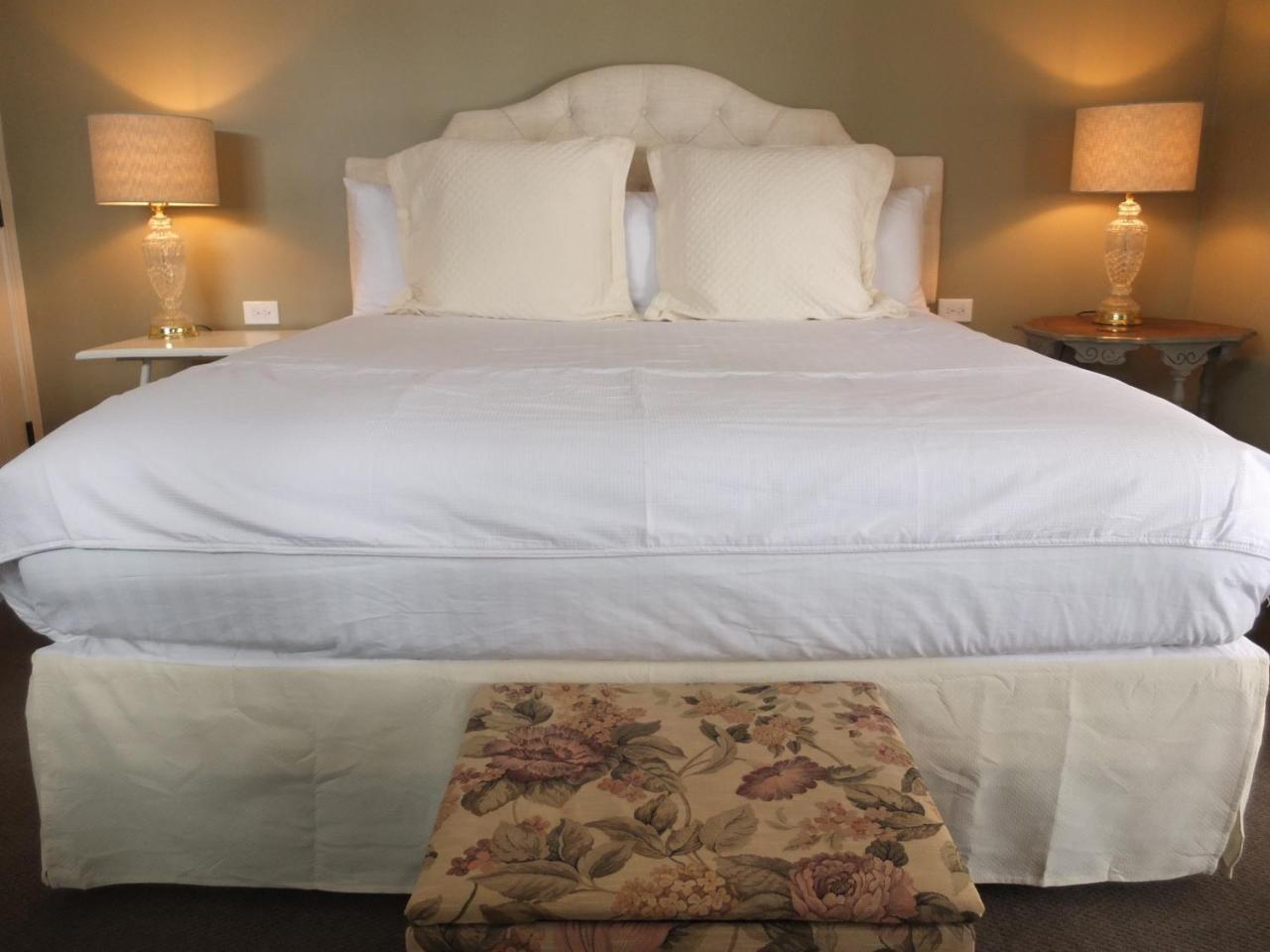 The English Inn Eaton Rapids 外观 照片